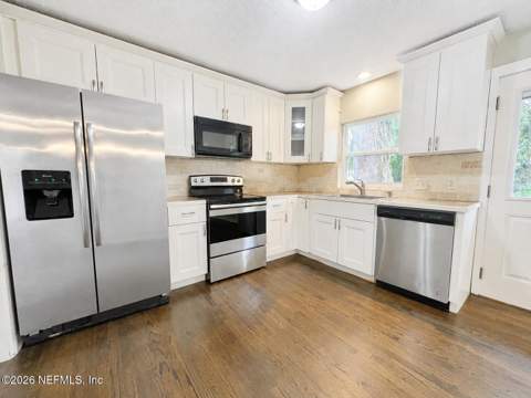 5774 Cedar Oaks Drive, Jacksonville FL - photo 16 of 33