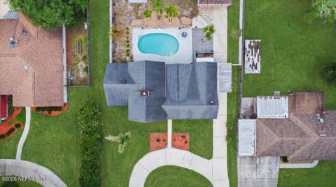 1048 Lake Asbury Drive, Green Cove Springs FL - photo 8 of 39