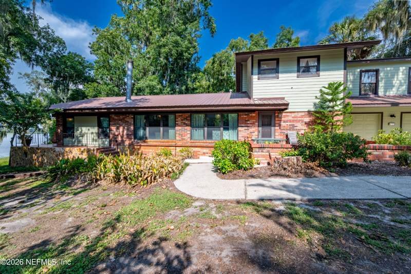 3 bedroom Single Family Residence at 8166 Alderman Road, Metes & Bounds, Melrose — photo 2
