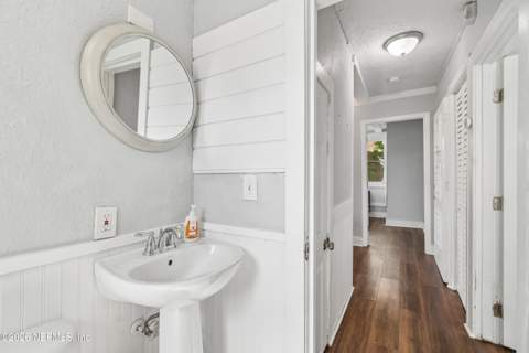 9124 Free Avenue, Jacksonville FL - photo 8 of 31