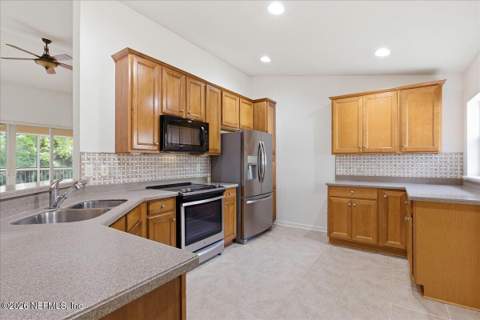 8521 Little Swift Circle #34D, Jacksonville FL - photo 19 of 47