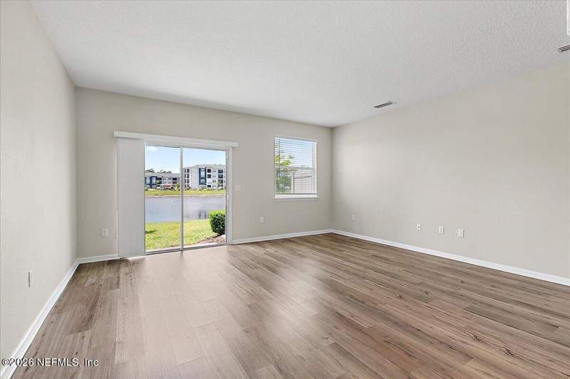 3 bedroom Townhouse at 7932 Merchants Way, Meadows At Oakleaf, Jacksonville — photo 5