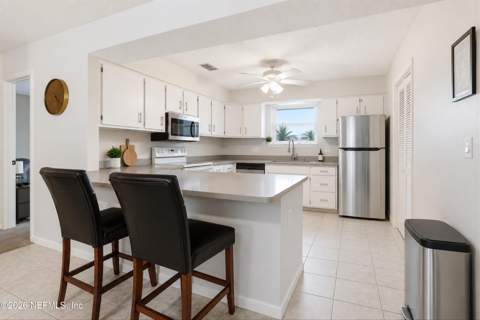 124 Hopkins Street, Neptune Beach FL - photo 13 of 48