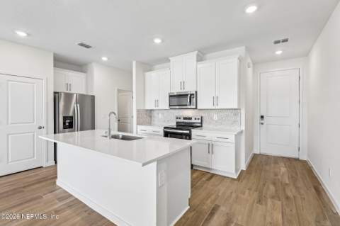 221 Yellowstone Drive, St. Augustine FL - photo 8 of 35