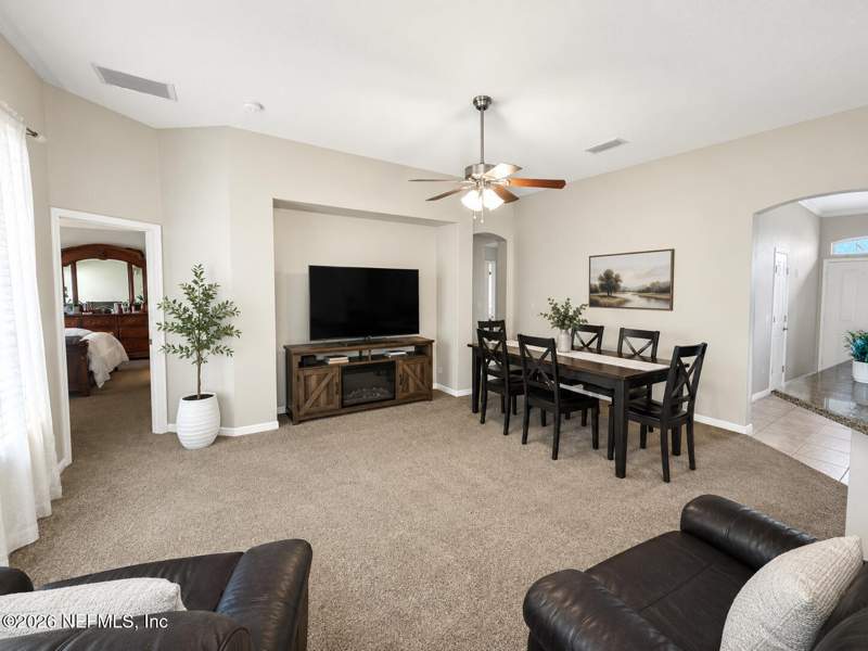 4 bedroom Single Family Residence at 14117 Fish Eagle Drive, Eagle Hammock, Jacksonville — photo 3