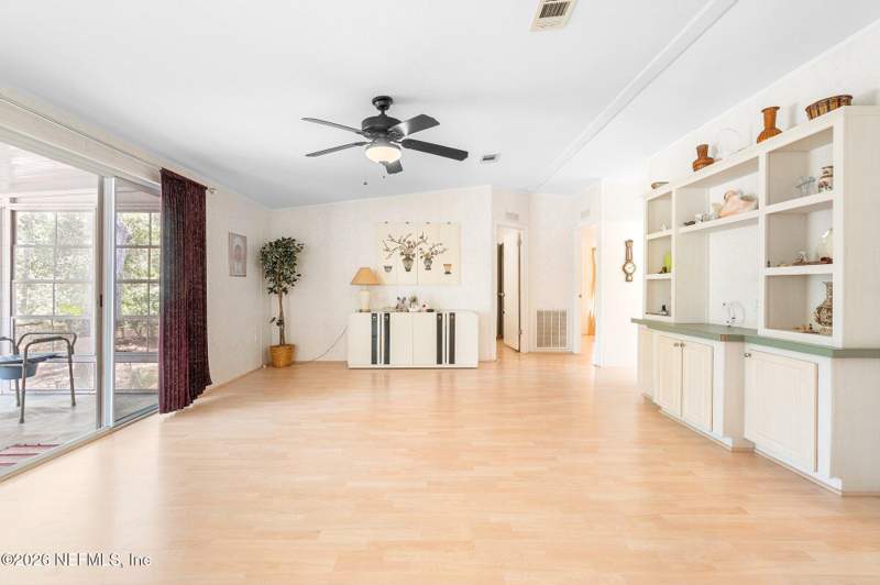 3 bedroom Mobile Home at 100 McGrady Lake Road, Crescent City, Crescent City — photo 4