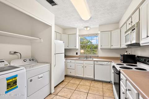 4915 Baymeadows Road #6G, Jacksonville FL - photo 13 of 45