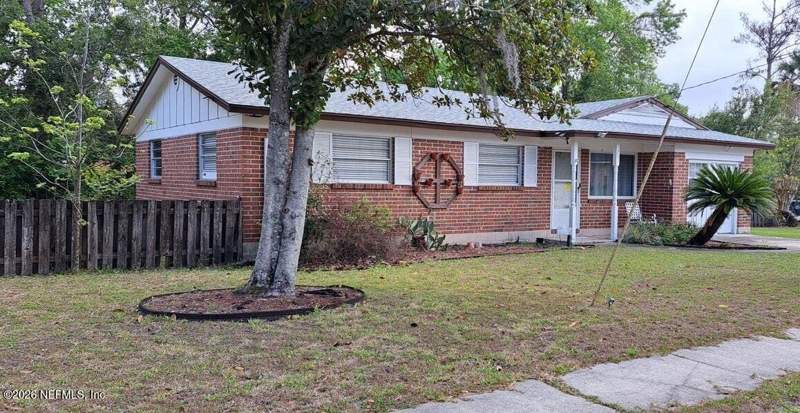 3 bedroom Single Family Residence at 1701 Grove Park Drive, Grove Park, Orange Park — photo 2