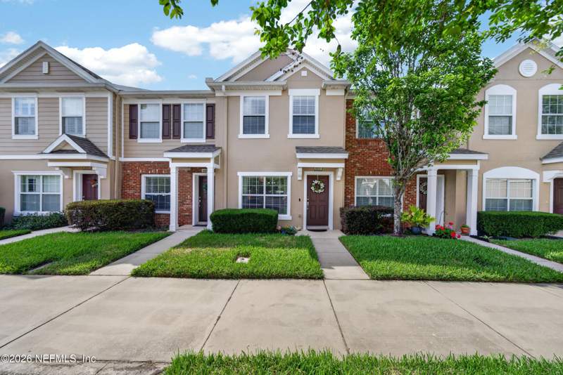 2 bedroom Townhouse at 8097 Summergate Court, Summerfield, Jacksonville — photo 3
