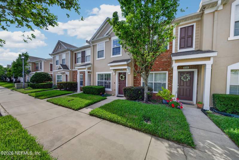 2 bedroom Townhouse at 8097 Summergate Court, Summerfield, Jacksonville — photo 4