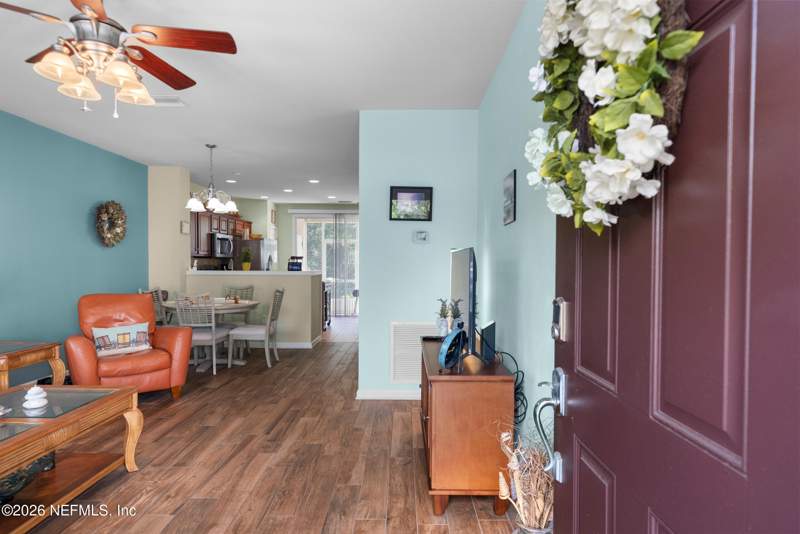 2 bedroom Townhouse at 8097 Summergate Court, Summerfield, Jacksonville — photo 5