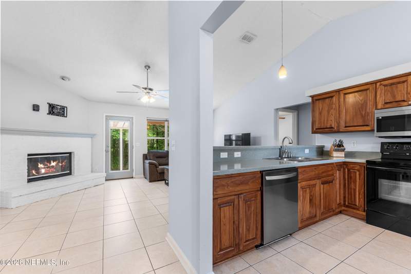 3 bedroom Single Family Residence at 1811 Dahlia Court, Orange Park South, Middleburg — photo 5