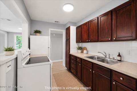 4649 Delta Avenue, Jacksonville FL - photo 12 of 40