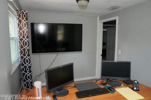 2453 Wilmont Avenue, Jacksonville FL - photo 7 of 42