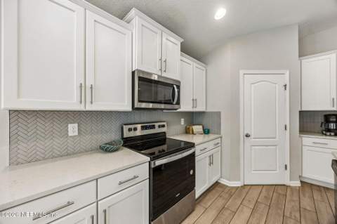 65908 Edgewater Drive, Yulee FL - photo 12 of 49