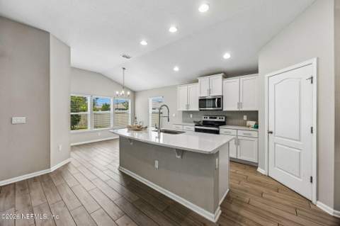 65908 Edgewater Drive, Yulee FL - photo 10 of 49