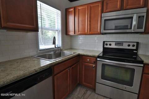 4762 Cambridge Road, Jacksonville FL - photo 8 of 28