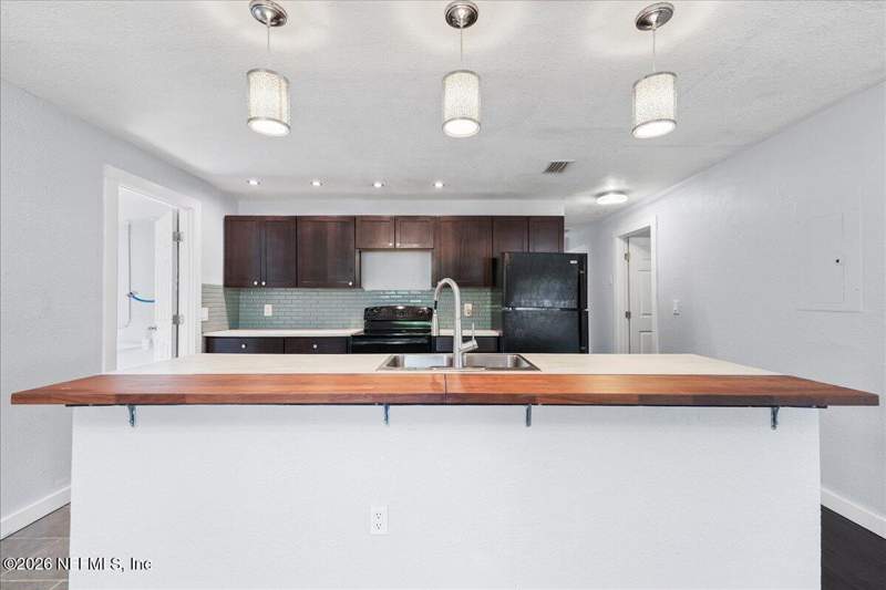 4 bedroom Single Family Residence at 5068 Andrew Robinson Drive, Richardson Heights, Jacksonville — photo 3