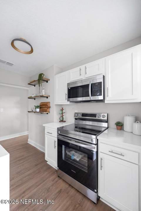 4757 Kingsbury Street, Jacksonville FL - photo 15 of 36