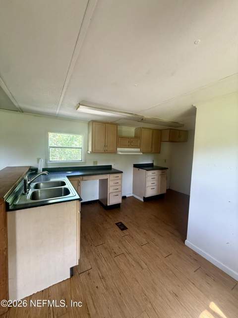 222 Pine Street, Hawthorne FL - photo 10 of 29