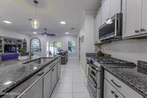 13714 Harlowton Avenue, Jacksonville FL - photo 7 of 24