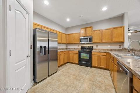 15763 Twin Creek Drive, Jacksonville FL - photo 9 of 46