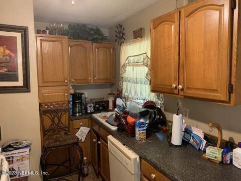 4126 Connie Street, Jacksonville FL - photo 6 of 15