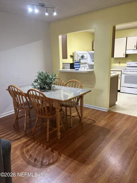 8300 Plaza Gate Lane #1173, Jacksonville FL - photo 6 of 22