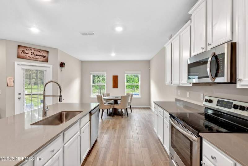 4 bedroom Single Family Residence at 2948 Armsdale Road, Victoria Forest, Jacksonville — photo 4