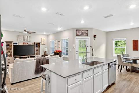 2948 Armsdale Road, Jacksonville FL - photo 7 of 22