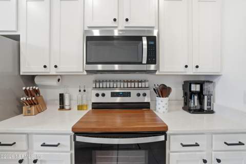 8321 Asteroid Street, Jacksonville FL - photo 7 of 26
