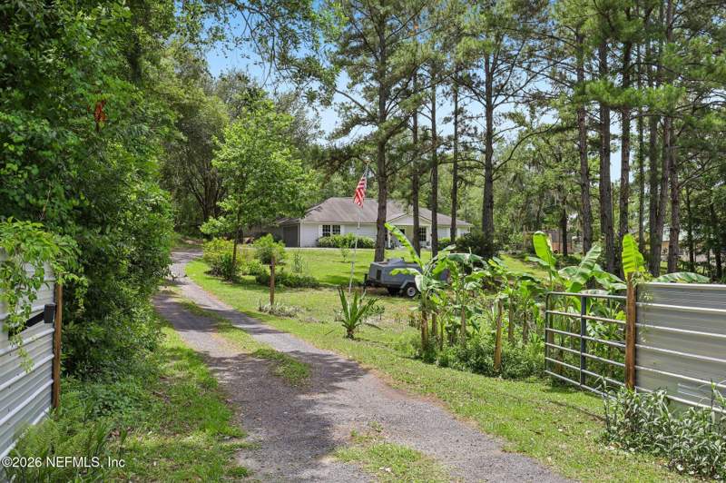 3 bedroom Single Family Residence at 4379 Tarragon Avenue, Black Creek Park, Middleburg — photo 3