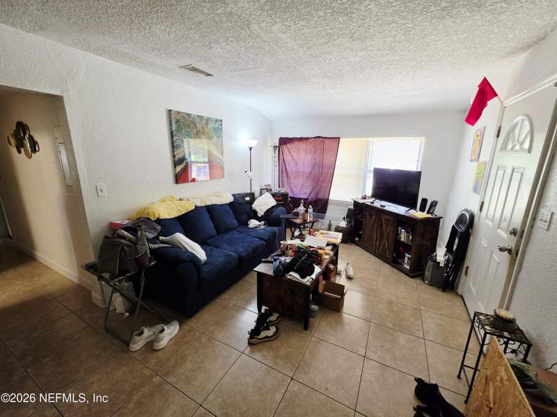 3 bedroom Single Family Residence at 5925 Briley Avenue, Picketts, Jacksonville — photo 4