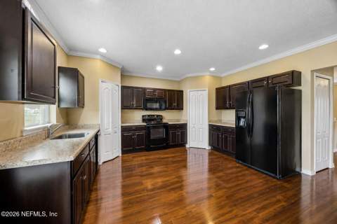 10262 Magnolia Hills Drive, Jacksonville FL - photo 6 of 46