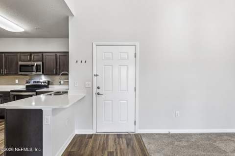 4950 Key Lime Drive #301, Jacksonville FL - photo 9 of 47