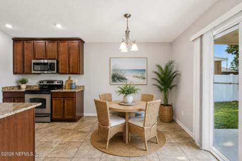 16421 Tisons Blf Road, Jacksonville FL - photo 9 of 25