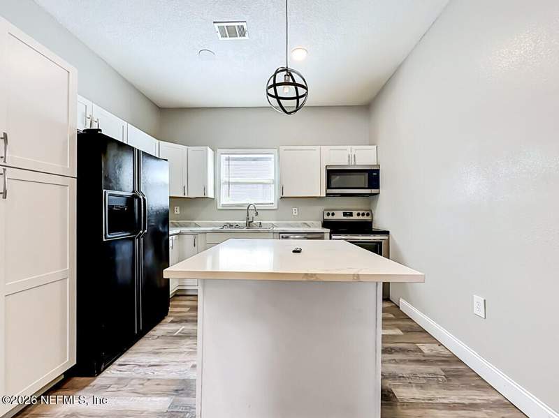 4 bedroom Single Family Residence at 1680 8th Street, Millers Addition, Jacksonville — photo 4