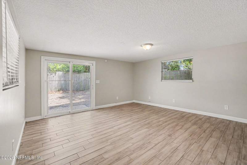 3 bedroom Single Family Residence at 5715 Hillman Drive, Oak Hill, Jacksonville — photo 3