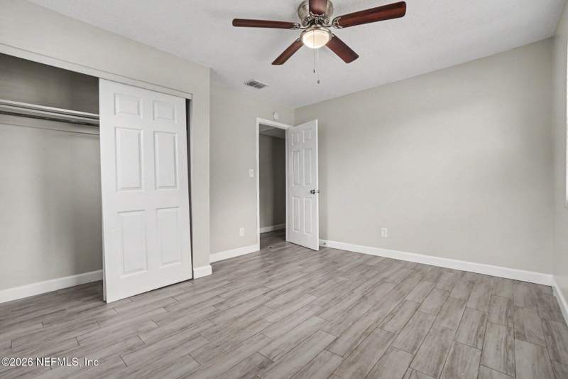 3 bedroom Single Family Residence at 5715 Hillman Drive, Oak Hill, Jacksonville — photo 4