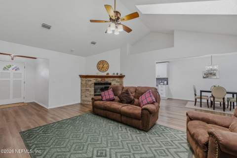 1335 Bee Street, Orange Park FL - photo 8 of 34
