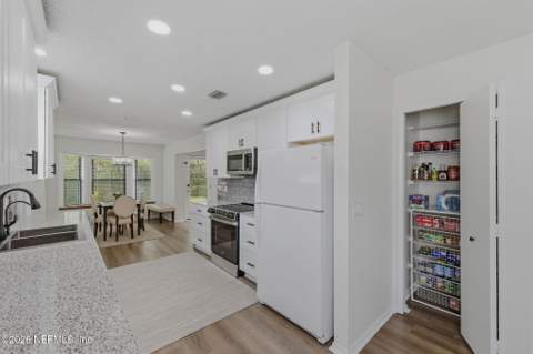 1335 Bee Street, Orange Park FL - photo 15 of 34