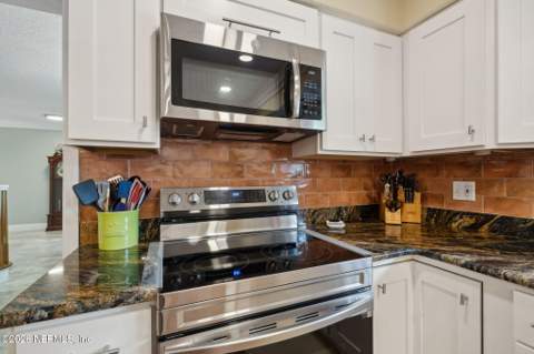 11257 Portside Drive, Jacksonville FL - photo 16 of 72