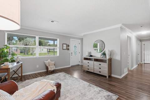 8015 Mendoza Drive, Jacksonville FL - photo 6 of 31