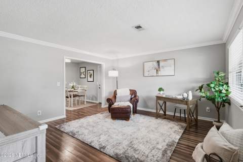 8015 Mendoza Drive, Jacksonville FL - photo 7 of 31