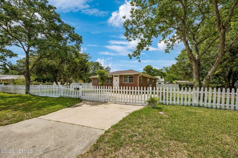 3 bedroom Single Family Residence at 5304 Carder Street, Hillcrest, Jacksonville — photo 2