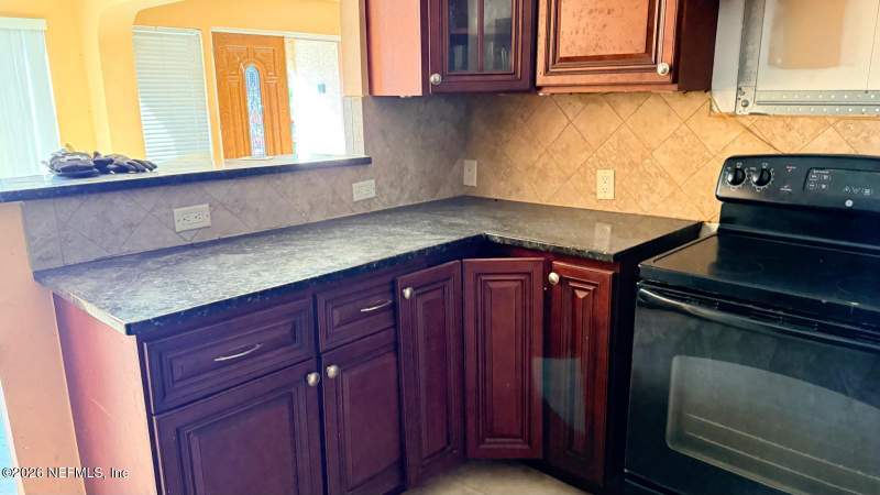 5 bedroom Single Family Residence at 1645 Forest Hills Road, Lake Forest Hills, Jacksonville — photo 4
