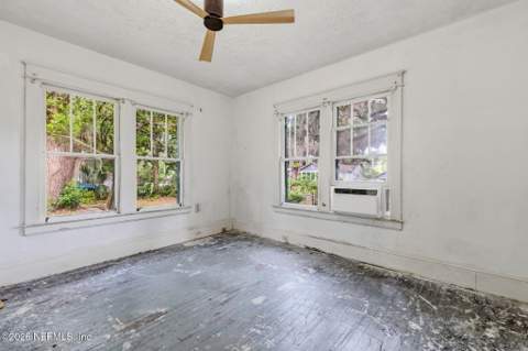 4313 Hiawatha Street, Jacksonville FL - photo 13 of 35