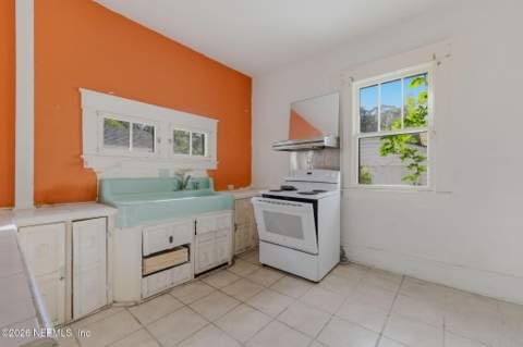 4313 Hiawatha Street, Jacksonville FL - photo 10 of 35