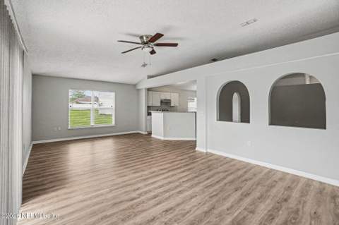 7341 Overland Park Boulevard, Jacksonville FL - photo 7 of 20