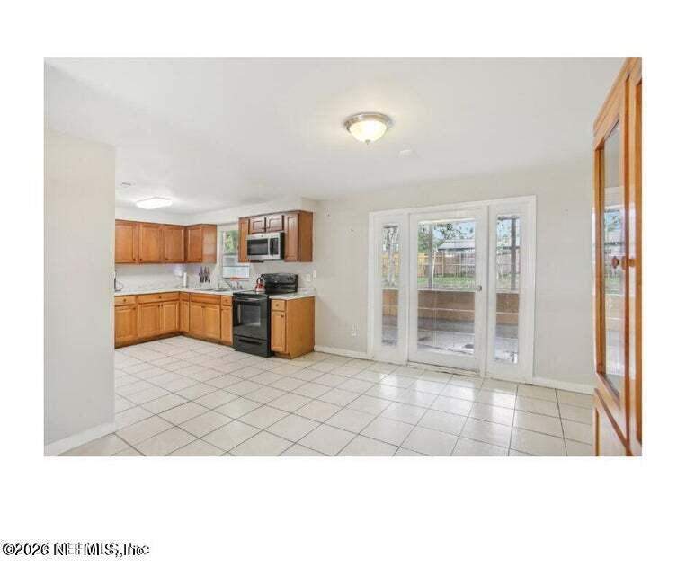 3 bedroom Single Family Residence at 2704 Tina Lane, Greenwood Estates, Middleburg — photo 4